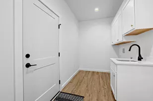 826 Clark Ln, Holmen, WI 54636 - Photo 15