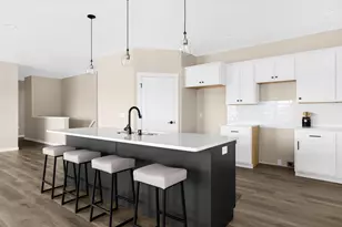 827 Clark Ln, Holmen, WI 54636 - Photo 7