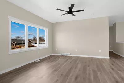 827  Clark Ln, Holmen, WI 54636 - Photo 5