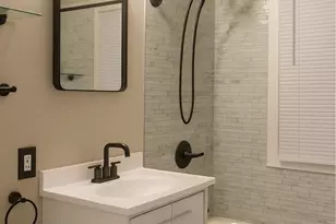 402 W Melvina St, Milwaukee, WI 53212 - Photo 5