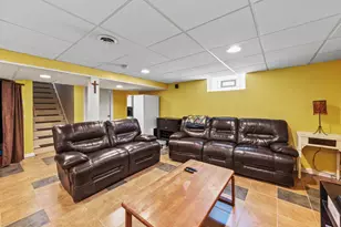 412 E Spooner Rd, Fox Point, WI 53217 - Photo 25