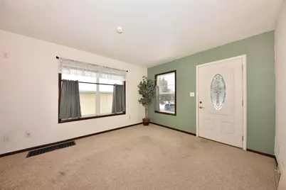 560 W Chestnut St, Port Washington, WI 53074 - Photo 11