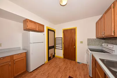 560 W Chestnut St, Port Washington, WI 53074 - Photo 9