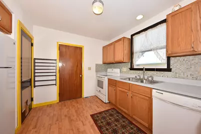 560 W Chestnut St, Port Washington, WI 53074 - Photo 7