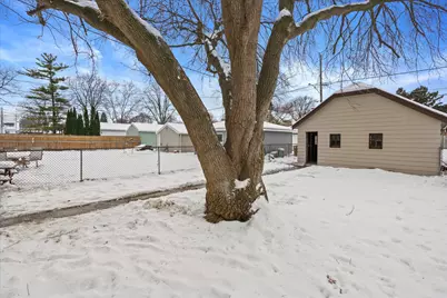 3673 S Ahmedi Ave, Saint Francis, WI 53235 - Photo 23
