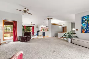 727 Browning Cir, Oconomowoc, WI 53066 - Photo 9