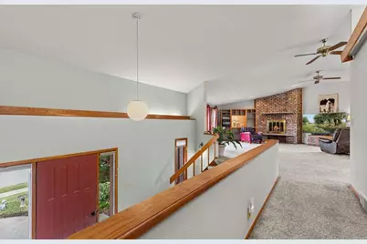 727  Browning Cir, Oconomowoc, WI 53066 - Photo 5