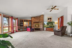 727 Browning Cir, Oconomowoc, WI 53066 - Photo 7