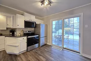 3656 S 46th Pl, Greenfield, WI 53220 - Photo 7