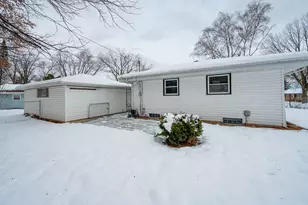 N84W18113 Imperial Ct, Menomonee Falls, WI 53051 - Photo 33