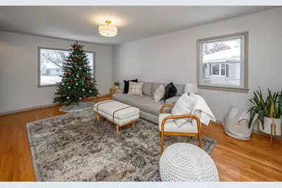 N84W18113  Imperial Ct, Menomonee Falls, WI 53051 - Photo 3