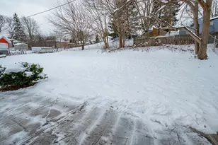 N84W18113 Imperial Ct, Menomonee Falls, WI 53051 - Photo 35