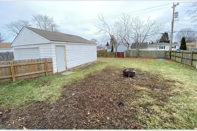 2719  Carpenter Ave, Racine, WI 53403 - Photo 13