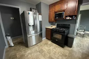 2719 Carpenter Ave, Racine, WI 53403 - Photo 5