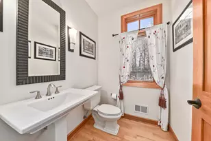 N54W16349 Westwind Dr, Menomonee Falls, WI 53051 - Photo 9