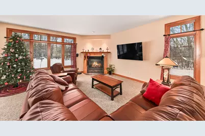 N54W16349  Westwind Dr, Menomonee Falls, WI 53051 - Photo 7