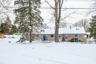 680 Brandt Ct, Pewaukee, WI 53072 - Photo 27