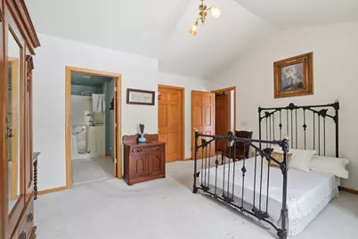 12353 W Waterford Ave, Greenfield, WI 53228 - Photo 13