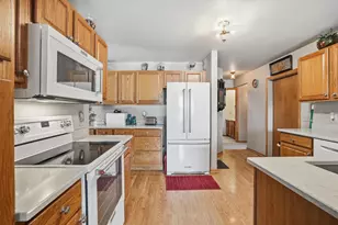 12353 W Waterford Ave, Greenfield, WI 53228 - Photo 7