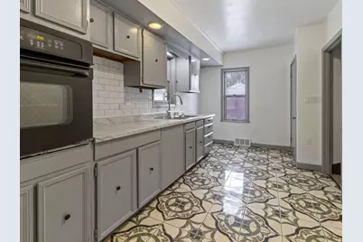 2415 N 53rd St, Milwaukee, WI 53210 - Photo 9