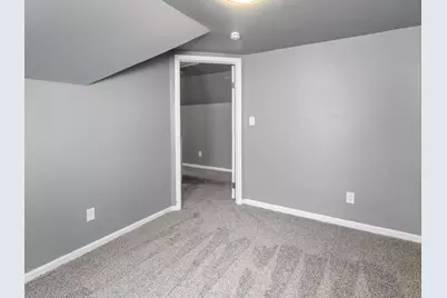 2415 N 53rd St, Milwaukee, WI 53210 - Photo 15