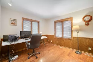 3390 N Knoll Blvd, Wauwatosa, WI 53222 - Photo 9