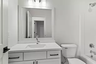 9405 S Cypress Pl, Oak Creek, WI 53154 - Photo 25