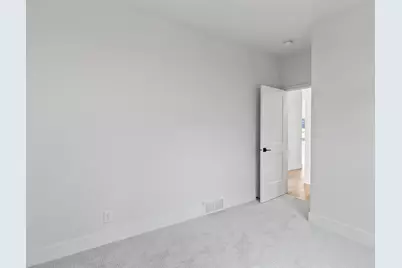 9405 S Cypress Pl, Oak Creek, WI 53154 - Photo 23