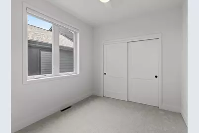 9405 S Cypress Pl, Oak Creek, WI 53154 - Photo 21