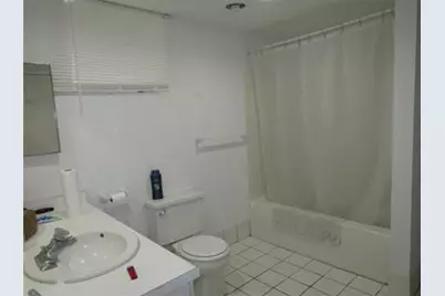 3369 N Bartlett Ave, Milwaukee, WI 53211 - Photo 9