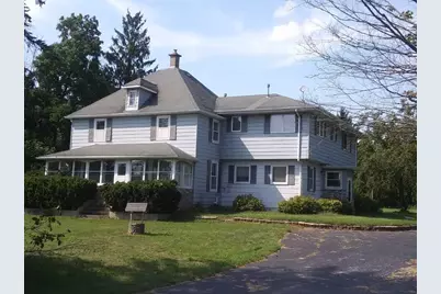 563  Kreuser Rdg, Richfield, WI 53017 - Photo 1