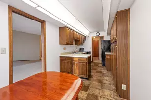 7234 N Green Bay Ave, Glendale, WI 53209 - Photo 9