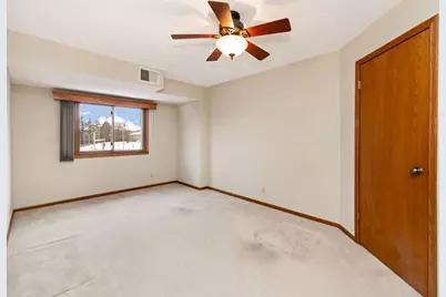 7234 N Green Bay Ave #212, Glendale, WI 53209 - Photo 17