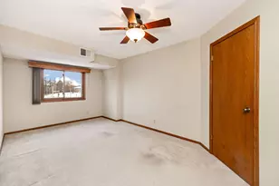 7234 N Green Bay Ave, Glendale, WI 53209 - Photo 17