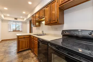 7234 N Green Bay Ave, Glendale, WI 53209 - Photo 7