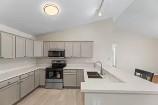 W1062 Marietta Ave, Ixonia, WI 53036 - Photo 13