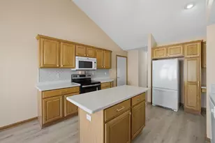 N160W18903 Oakland Dr, Jackson, WI 53037 - Photo 11