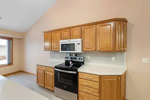 N160W18903 Oakland Dr, Jackson, WI 53037 - Photo 11