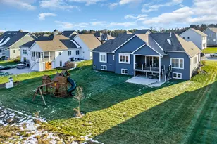 8388 Creek View Ln, Racine, WI 53406 - Photo 5