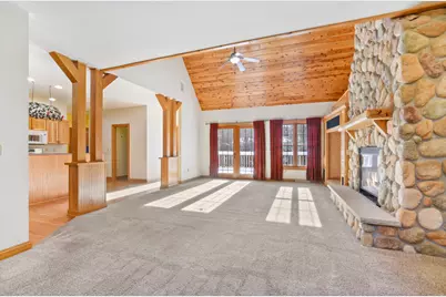 369  Schraufnagel Dr, Erin, WI 53029 - Photo 5