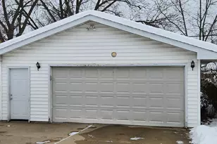 1235 Cleveland Ave, Racine, WI 53405 - Photo 11