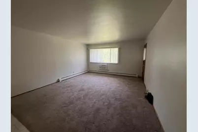 3811 S 35th St #32, Greenfield, WI 53221 - Photo 5