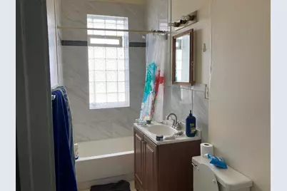 328 E Knapp St, Milwaukee, WI 53202 - Photo 5