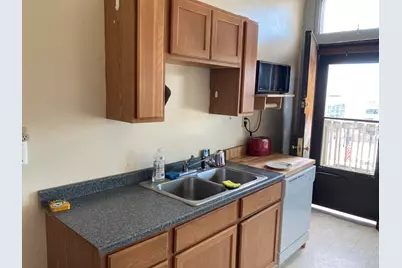 328 E Knapp St, Milwaukee, WI 53202 - Photo 3