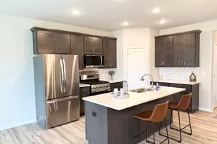 N161W21960 Daisy Dr, Jackson, WI 53037 - Photo 3