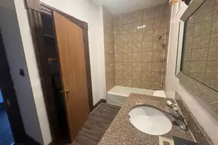 1746 N Cambridge Ave, Milwaukee, WI 53202 - Photo 5