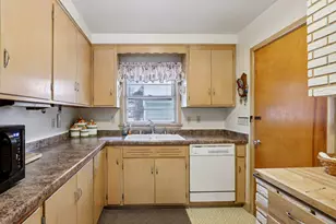 5341 N 49th St, Milwaukee, WI 53218 - Photo 17