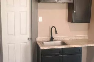 3059 N 10th Ln, Milwaukee, WI 53206 - Photo 3