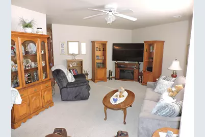 1515  Raveen St, Fort Atkinson, WI 53538 - Photo 3