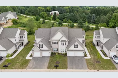 1820  Horseshoe Ln #423-1, Slinger, WI 53086 - Photo 1